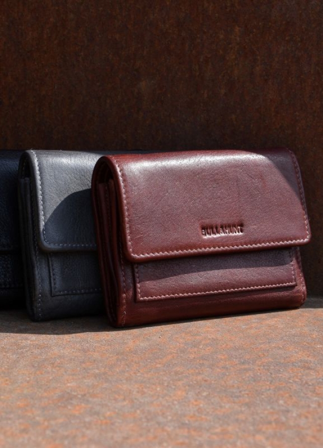 MIDI FLAP WALLETS